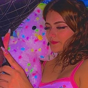 Meet your Posher, Abigail